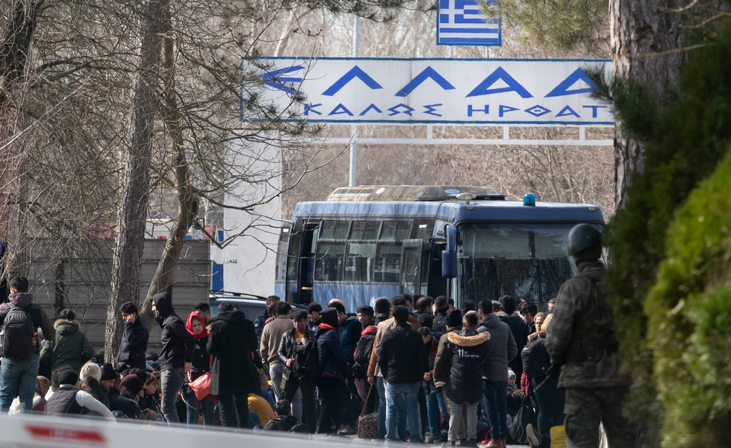 За даними місцевих ЗМІ, турецький лідер вирішив відкрити кордон з Євросоюзом для мільйонів сирійських біженців