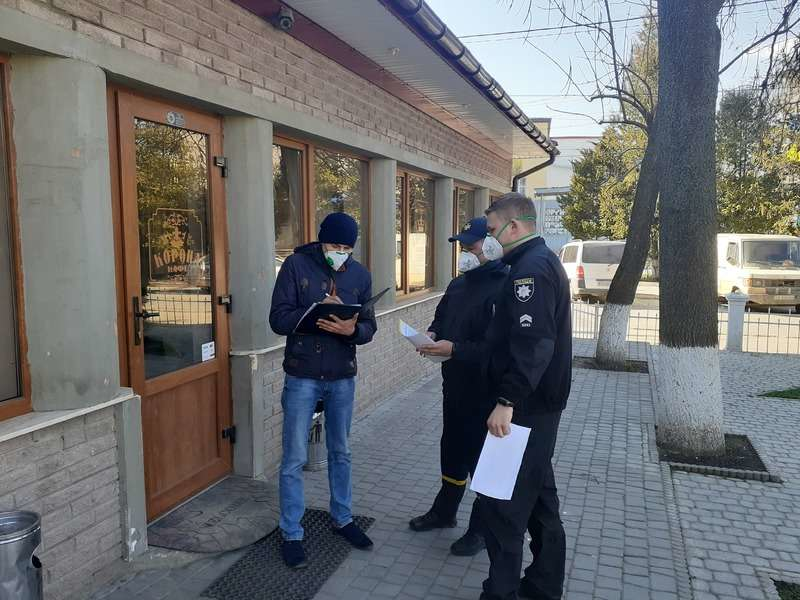 У Чернівецькій області перевіряють заклади на дотримання карантину