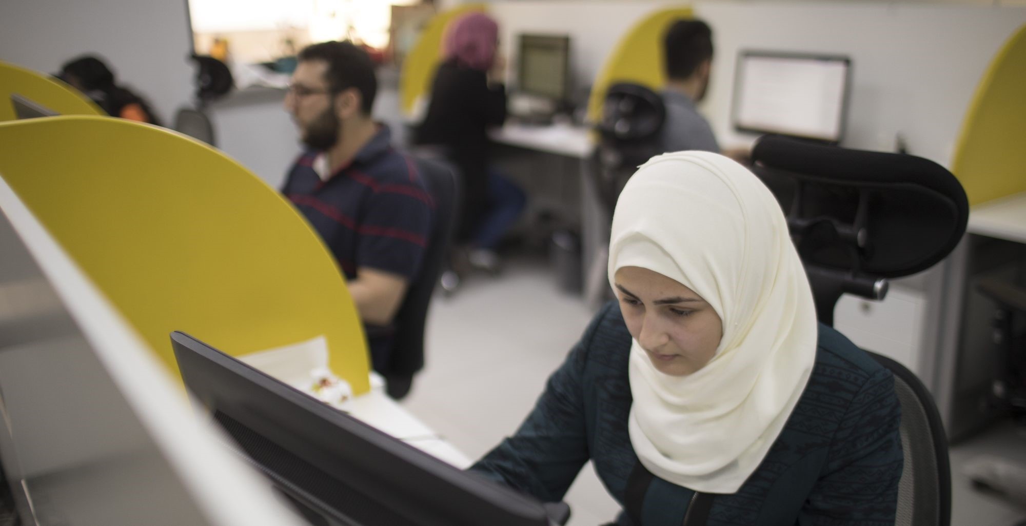 Ізраїльський уряд намагається заохотити до роботи в IT місцевих арабів