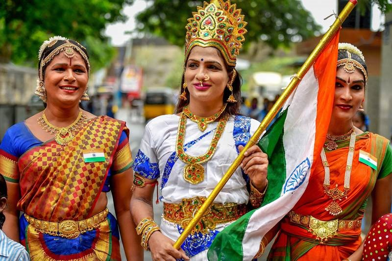 Трансгендери в костюмах матері-Індії. Фото PTI