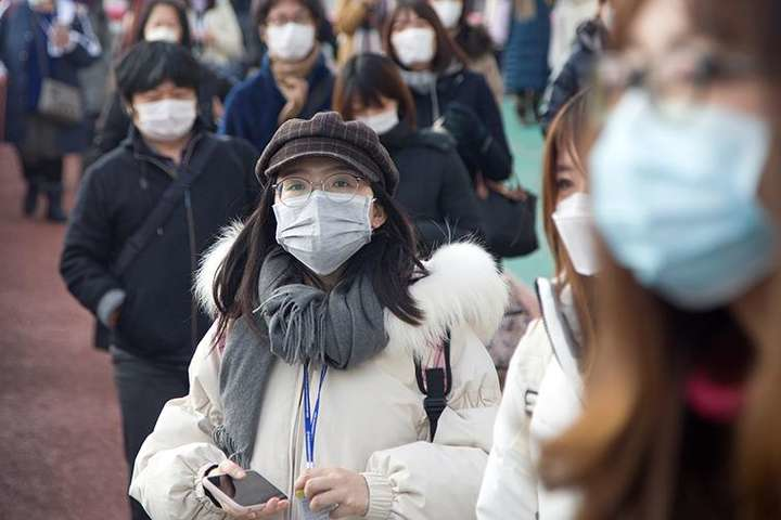 У Південній Кореї спалах хвороби охопив переважно людей молодшого віку