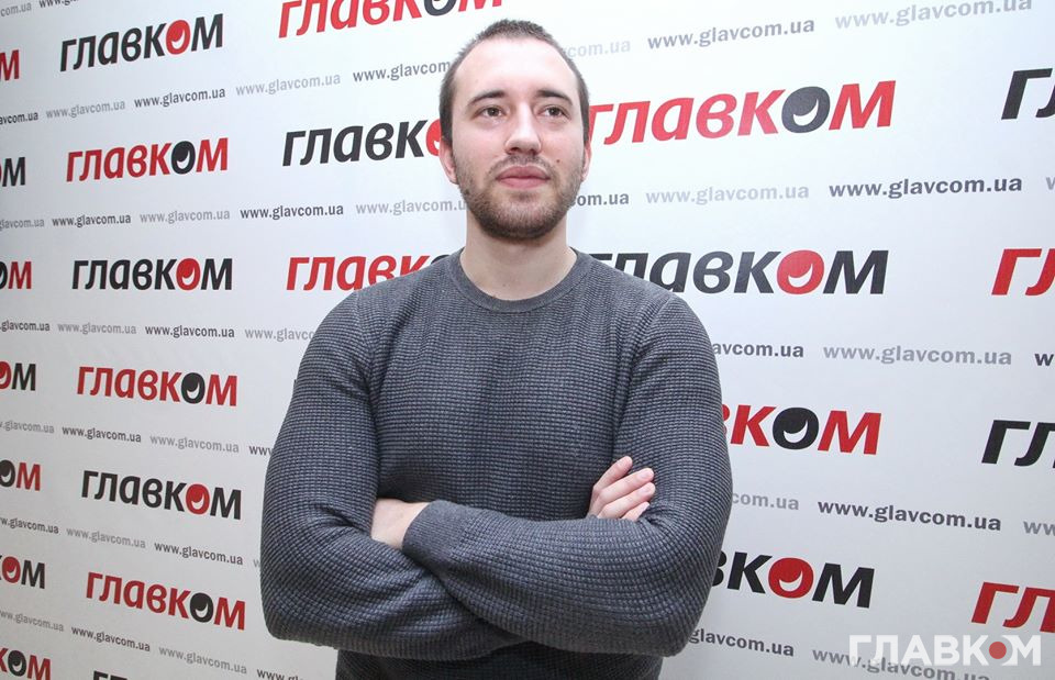 Сергієм Мазуром - одним з лідерів формації С14, яка нині трансформується в політичну партію «Суспільство майбутнього»