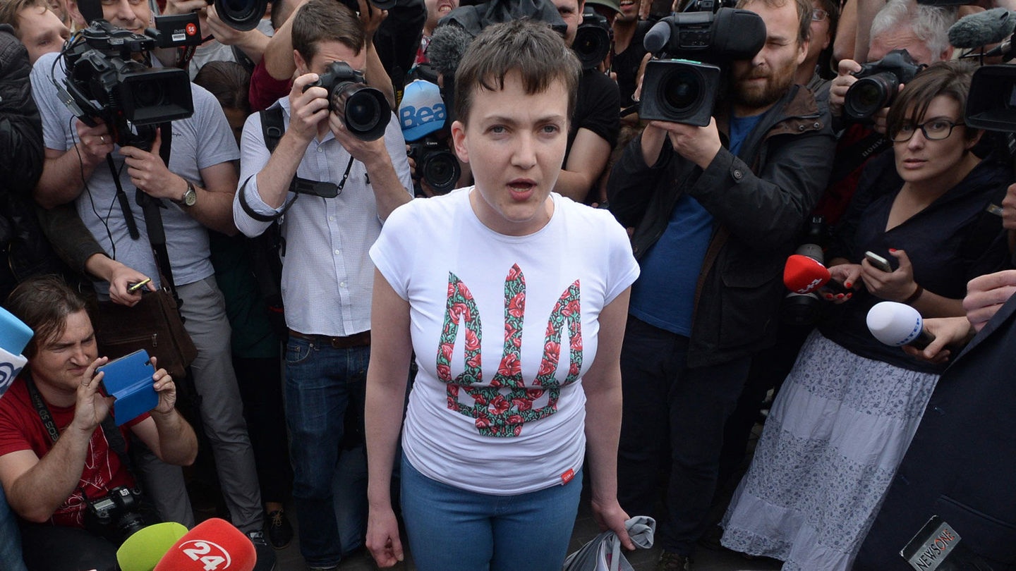 Хоча деякі з історій про звільнення потрапляли на сторінки міжнародних видань – найяскравішою з них була історія льотчиці Надії Савченко