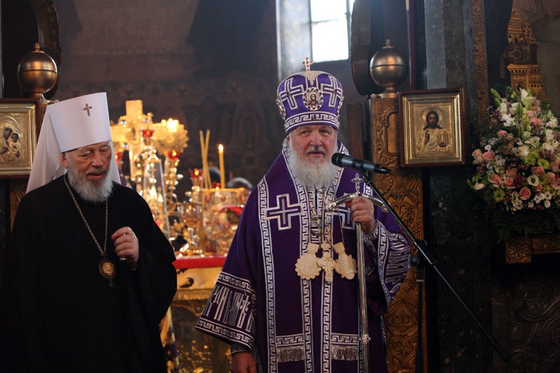 В 2010 році патріарх Кирил відслужив літургію в Києво-Печерській лаврі. «Можемо повторити», – вирішили, мабуть, в російському ФСБ.