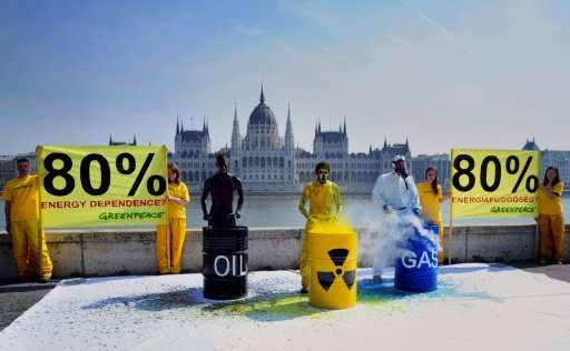 Проти договора з Росією щодо будівництва АЕС «Пакш-2» протестували не лише Greenpeace, а й окремі економісти. Але Орбана це не переконало