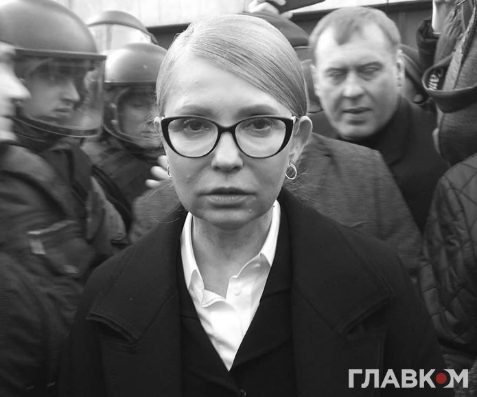 Лідера «Батьківщини» Юлію Тимошенко, яка разом із групою підтримки згодом вийшла з теплої сесійної зали до мітингувальників, також обурив режим, у якому відбувається підготовка кінцевого варіанту закону для винесення на голосування