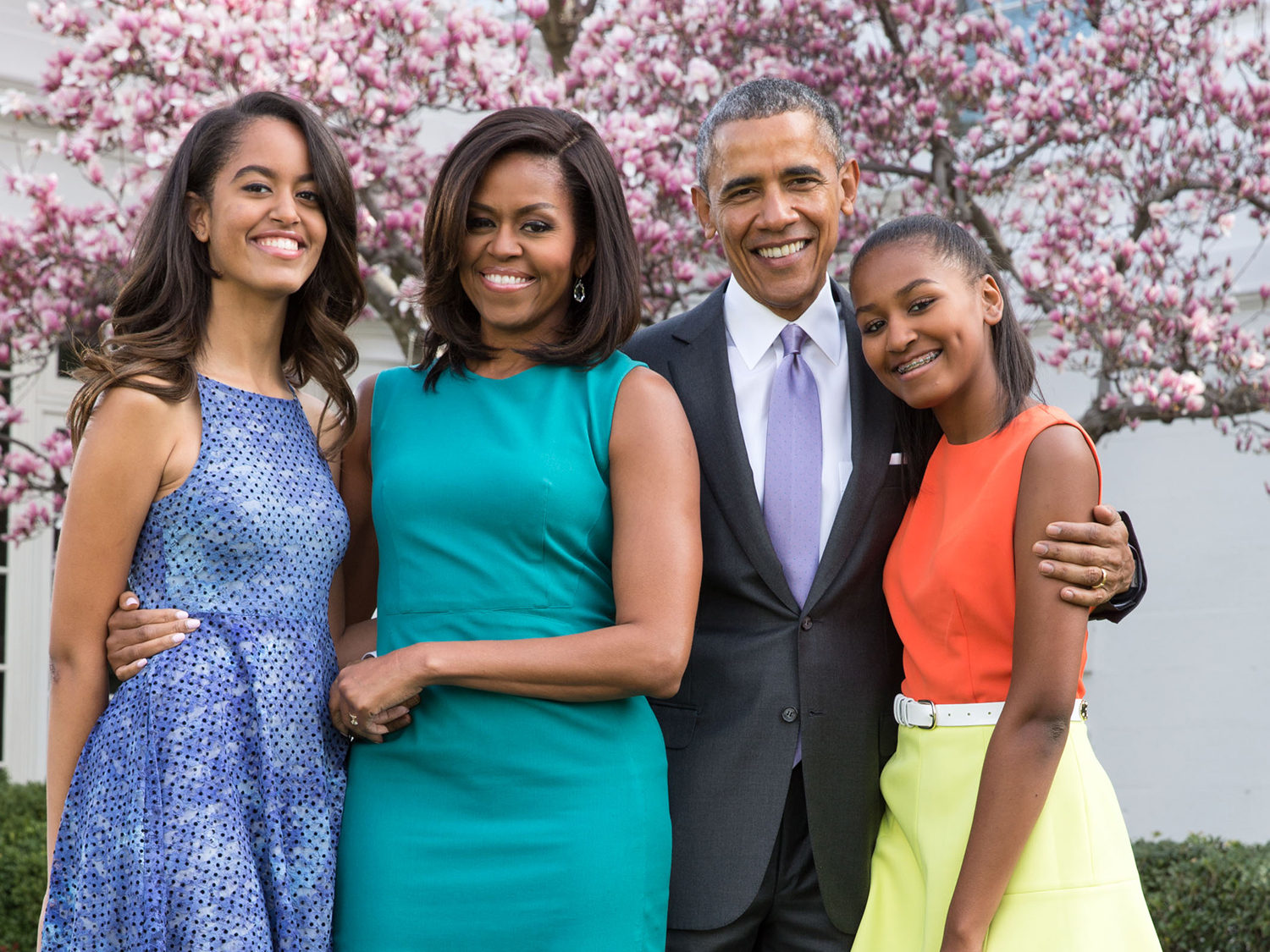 Барак и Мишель Обама с дочерьми. Фото: Cosmo.ru
