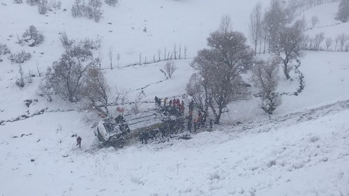 0x0-6-killed-20-injured-after-bus-tips-over-flies-into-stream-in-turkeys-mus-1516345257319