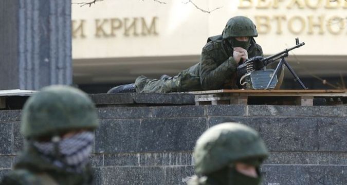 27 лютого 2014 року. Крим. Зелені чоловічки захопили будівлю Верховної Ради АРК