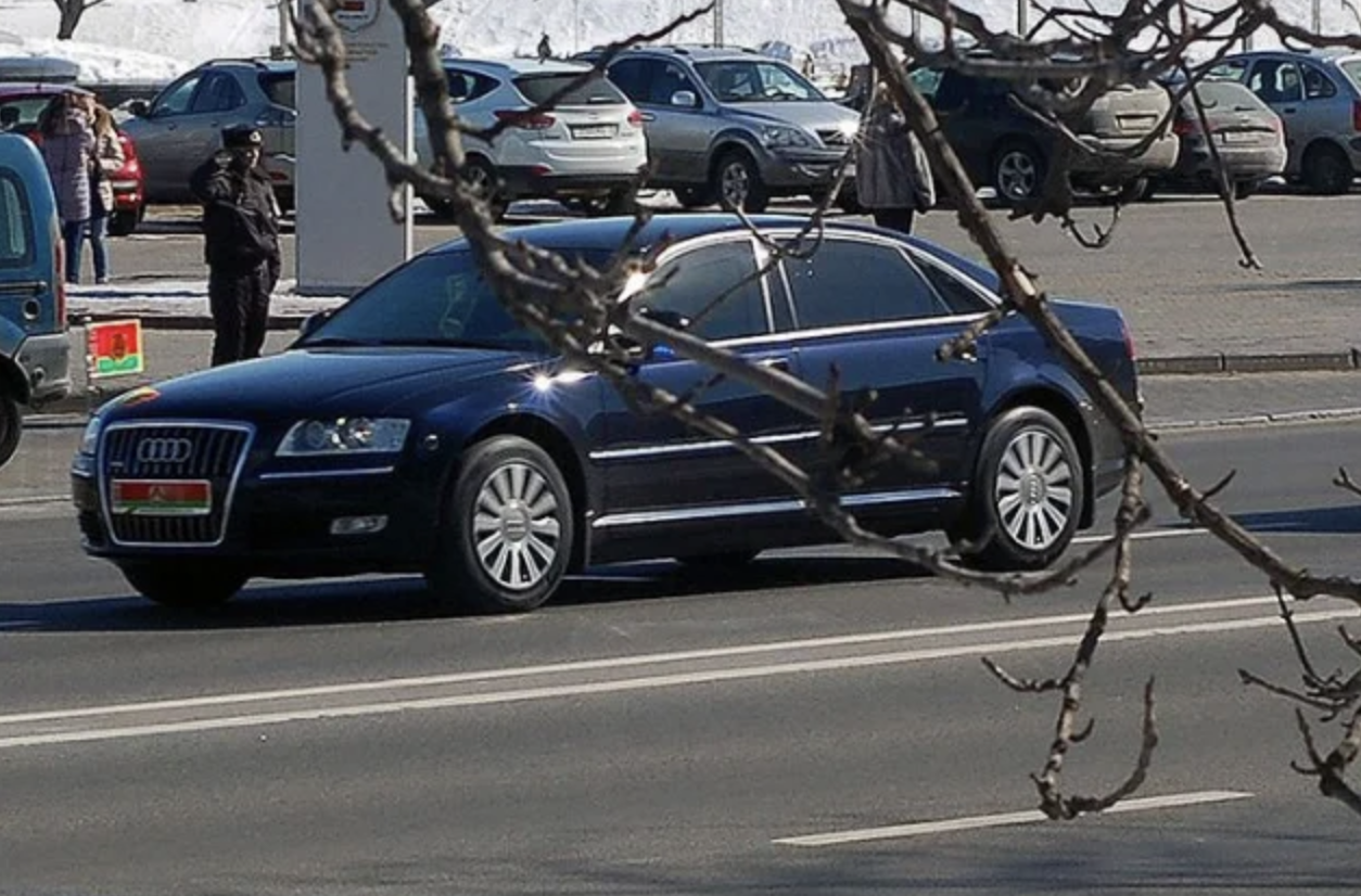 Audi A8 Лукашенка