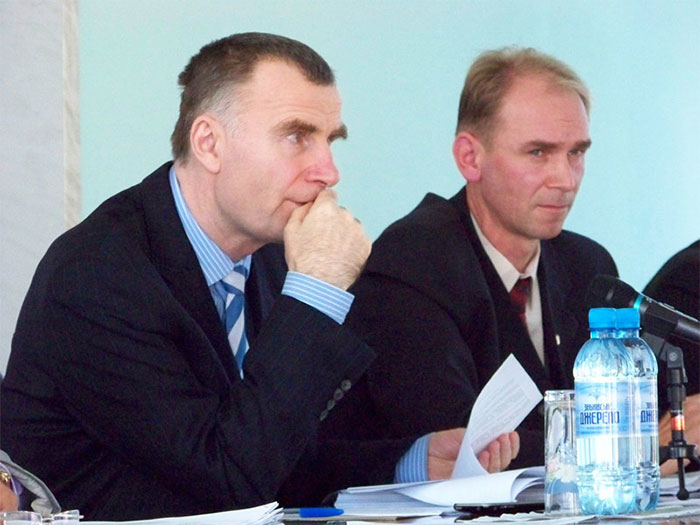 Юрій Лебедин під час засідань депутатських комісій Полтавської облради (крайній справа)