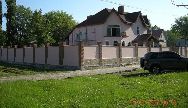 Будинок у Донецьку до бойових дій. Фото надано Юрієм Воробйовим