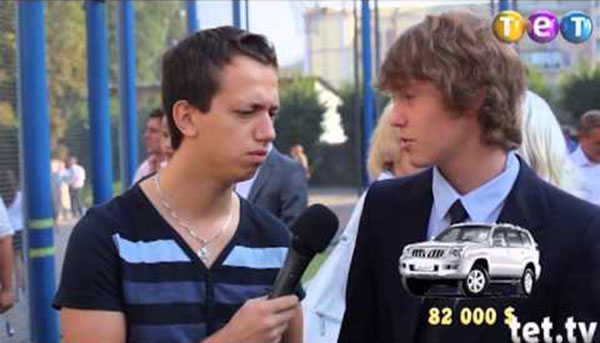 Ведучий Олексій Дурнєв у програмі «Дурнев+1», яка виходила на телеканалі «ТЕТ». Скріншот з відео