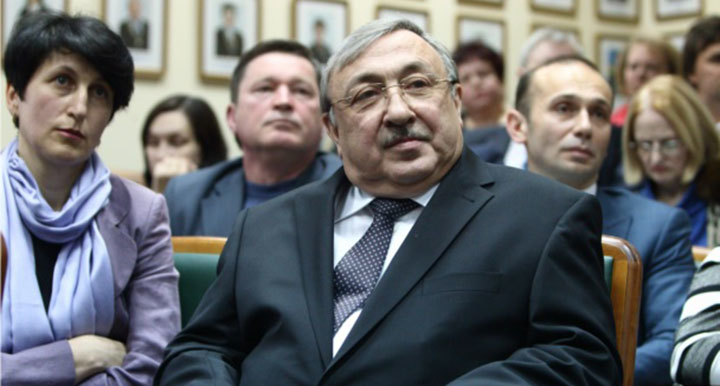 Суддя Віктор Татьков (на передньому плані). Фото з відкритих джерел