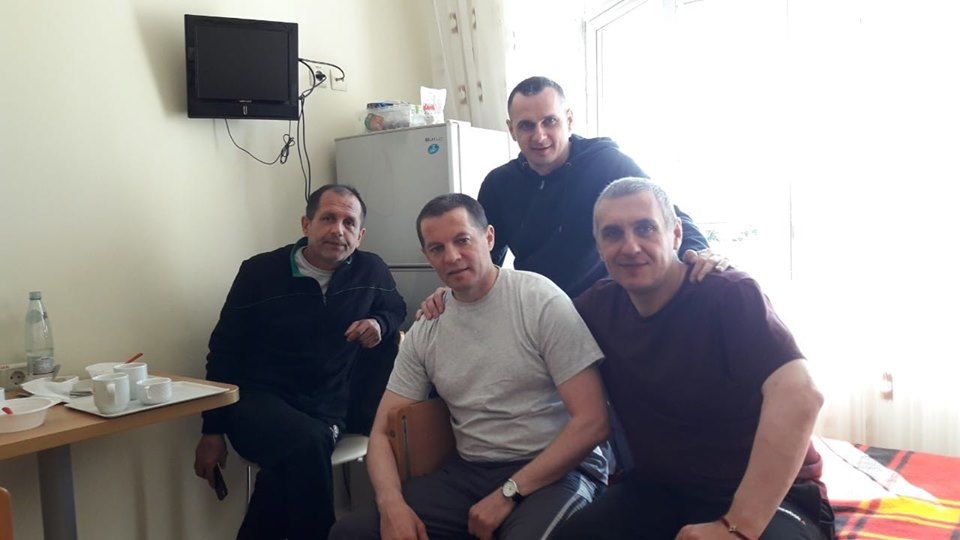 Сенцов навестил в больнице Балуха, Сущенко и Панова