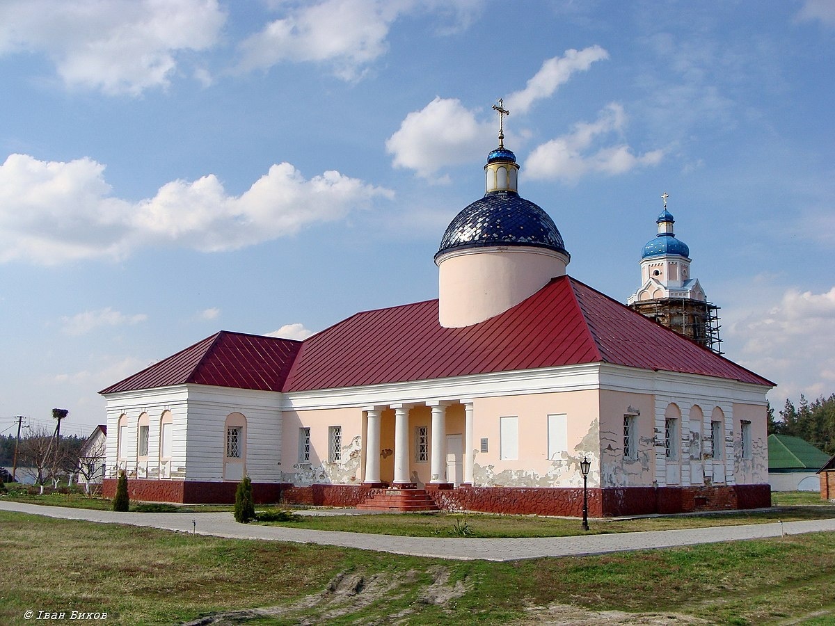 ТОП-10 самых дорогих храмов, которыми Московская церковь бесплатно пользуется в Украине