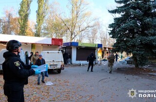 Окупанти скинули авіабомбу на ринок у Куп’янську: семеро постраждалих (фото)