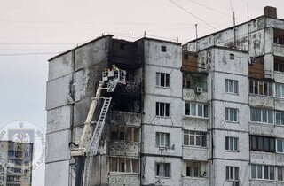 У Києві ліквідували пожежу після атаки БпЛА: ДСНС показала наслідки