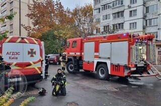 У Києві ліквідували пожежу після атаки БпЛА: ДСНС показала наслідки