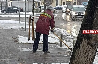 Київ засипало снігом: фоторепортаж зі столичних вулиць