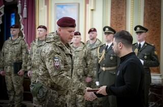 Президент відзначив воїнів нагородами у День десантно-штурмових військ