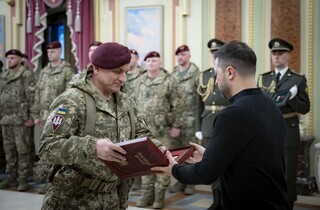 Президент відзначив воїнів нагородами у День десантно-штурмових військ