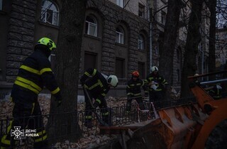 Завершилася рятувальна операція в одному з районів Києва, постраждалому від атаки дронів 1 січня