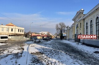 Зачарований тендер. Хто прибере руїни перед вокзалом у Мукачеві?