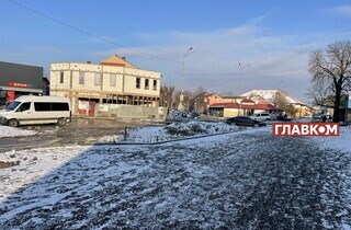 Зачарований тендер. Хто прибере руїни перед вокзалом у Мукачеві?