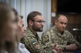 Президент і перша леді відвідали поранених воїнів