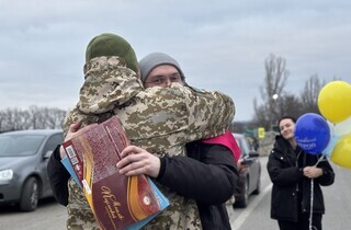 Провів у полоні понад рік. Прикордонники показали чуттєву зустріч бійця з рідними