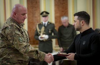 Зеленський нагородив захисників, які воюють на Курщині