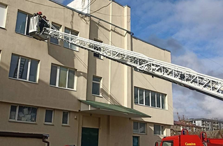 В Івано-Франківську в офісі вибухнула зарядна станція, є постраждалі (фото)