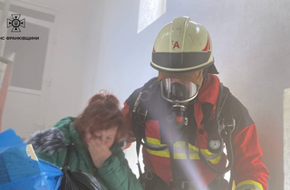 В Івано-Франківську в офісі вибухнула зарядна станція, є постраждалі (фото)