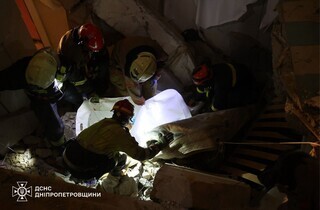 Рятувальні роботи після удару по багатоповерхівці у Дніпрі завершено: деталі