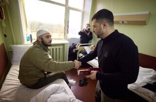 Зеленський провідав поранених захисників у Запоріжжі