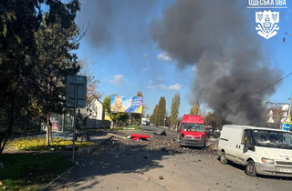 РФ атакувала ринок у Чорноморську: є загиблі та поранені (фото)