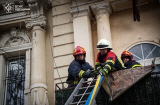 У центрі Одеси обвалився балкон із людьми