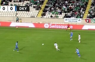 Прапори СРСР і Росії, футболка з «Z». Фанати «Омонії» влаштували провокацію у грі з «Динамо»