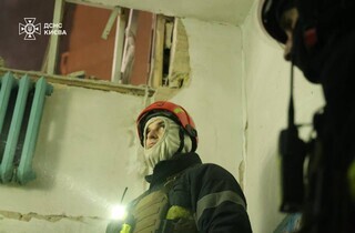 ДСНС показала кадри з наслідками обстрілу Києва