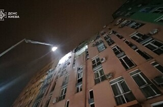 ДСНС показала кадри з наслідками обстрілу Києва