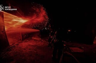 Київщина: через атаку РФ постраждали два райони – кадри від ДСНС
