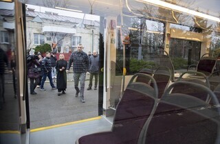 Нові трамваї та автобуси вийшли на столичні маршрути: де курсують та як виглядають