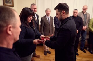 Зеленський вручив нагороди сім'ям ірландських добровольців, які загинули за Україну