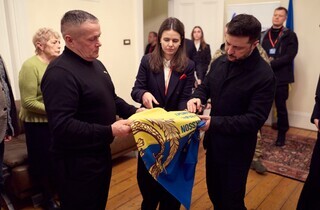 Зеленський вручив нагороди сім'ям ірландських добровольців, які загинули за Україну