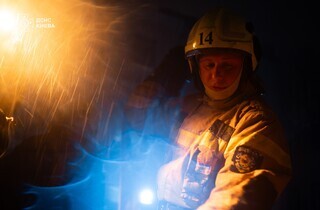 У центрі столиці рятувальники загасили пожежу у відселеній будівлі (фото)