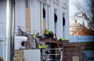 Трамп розвалив Білий дім. Фоторепортаж зі скандального будівництва