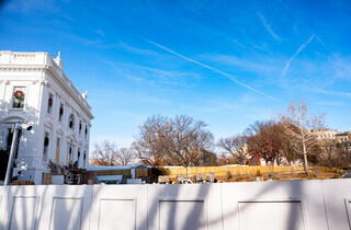Трамп розвалив Білий дім. Фоторепортаж зі скандального будівництва