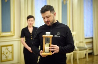 Пластуни передали Зеленському Вифлеємський вогонь миру (фото)