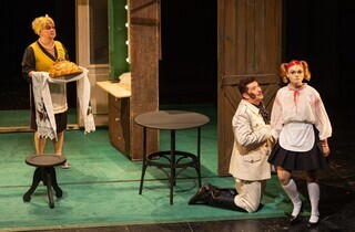 Обраниця Нищука вийшла на сцену театру Франка: перші фото